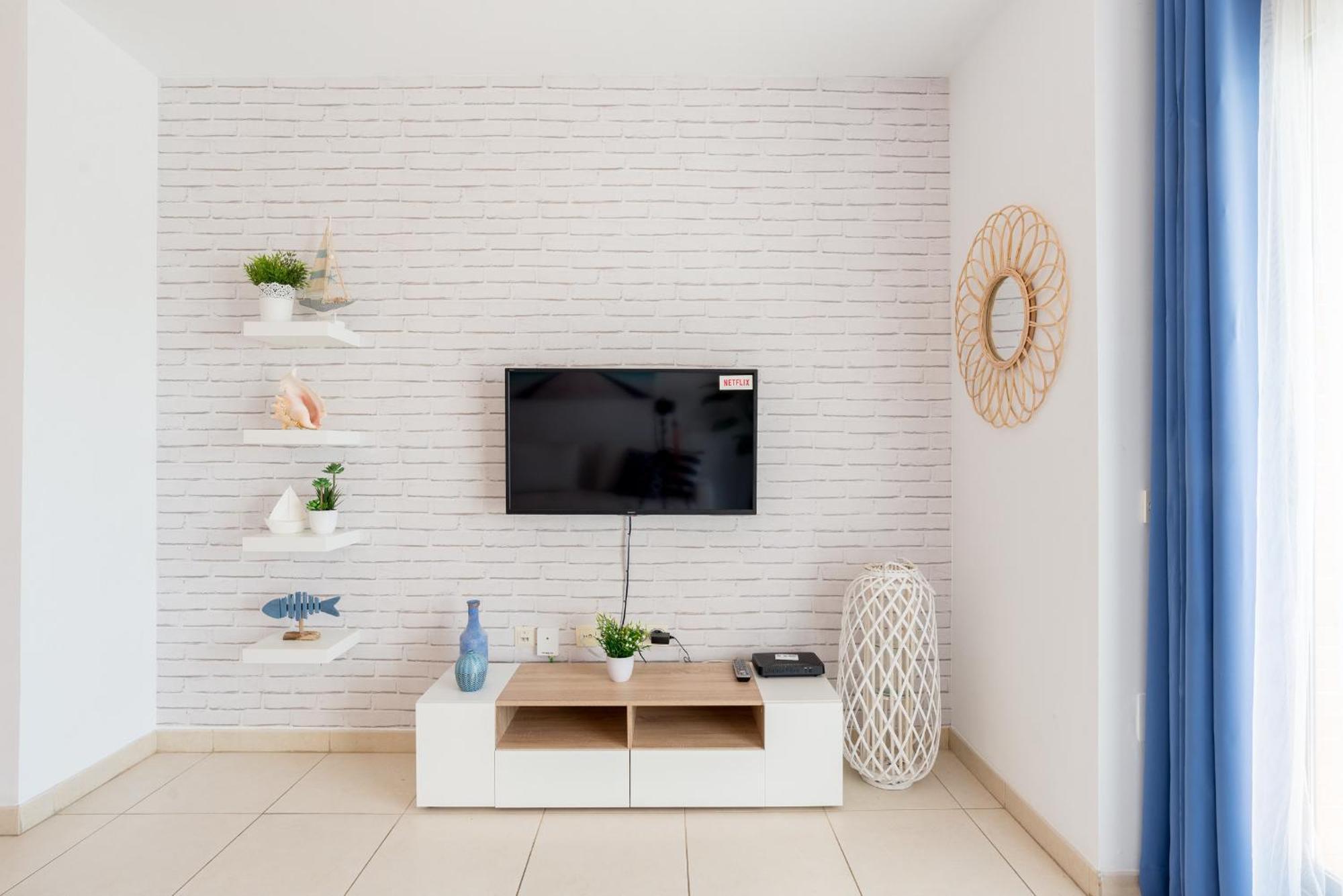 Hill Apartment With Terrace, Parking, Pool & Paddle Court トレモリノス エクステリア 写真