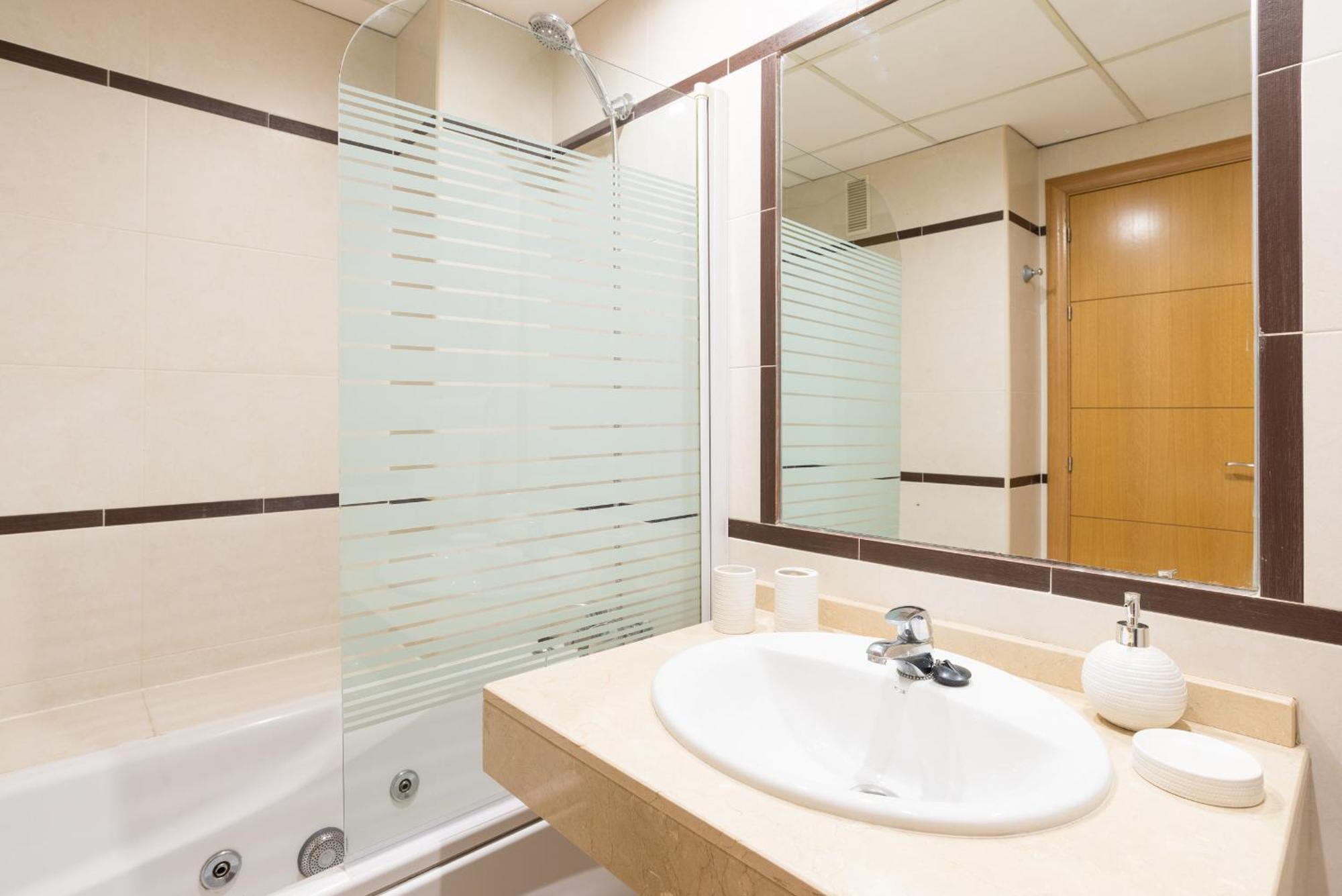 Hill Apartment With Terrace, Parking, Pool & Paddle Court トレモリノス エクステリア 写真
