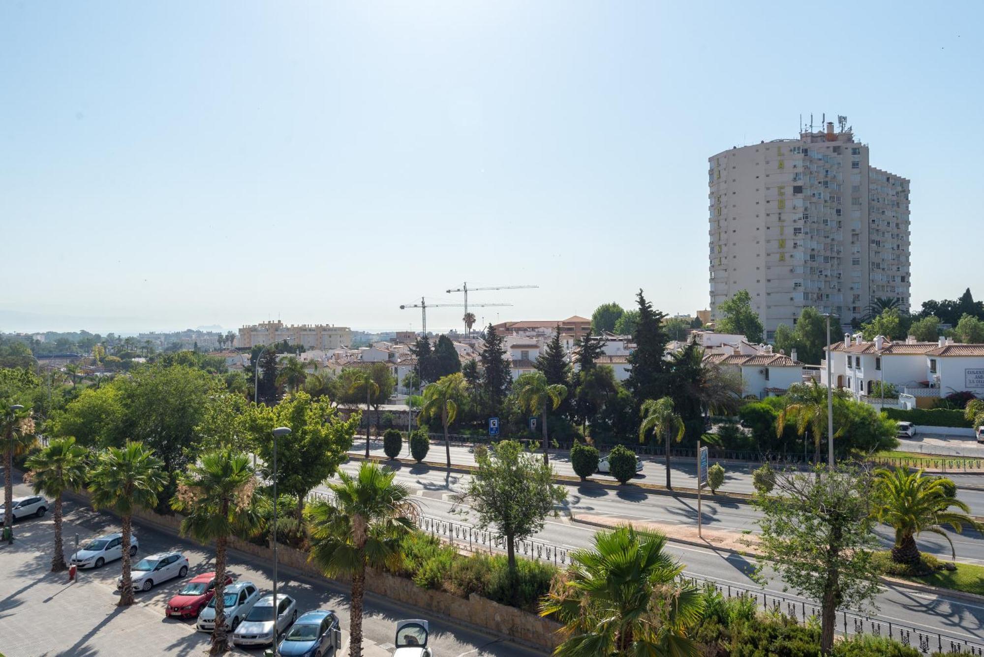 Hill Apartment With Terrace, Parking, Pool & Paddle Court トレモリノス エクステリア 写真